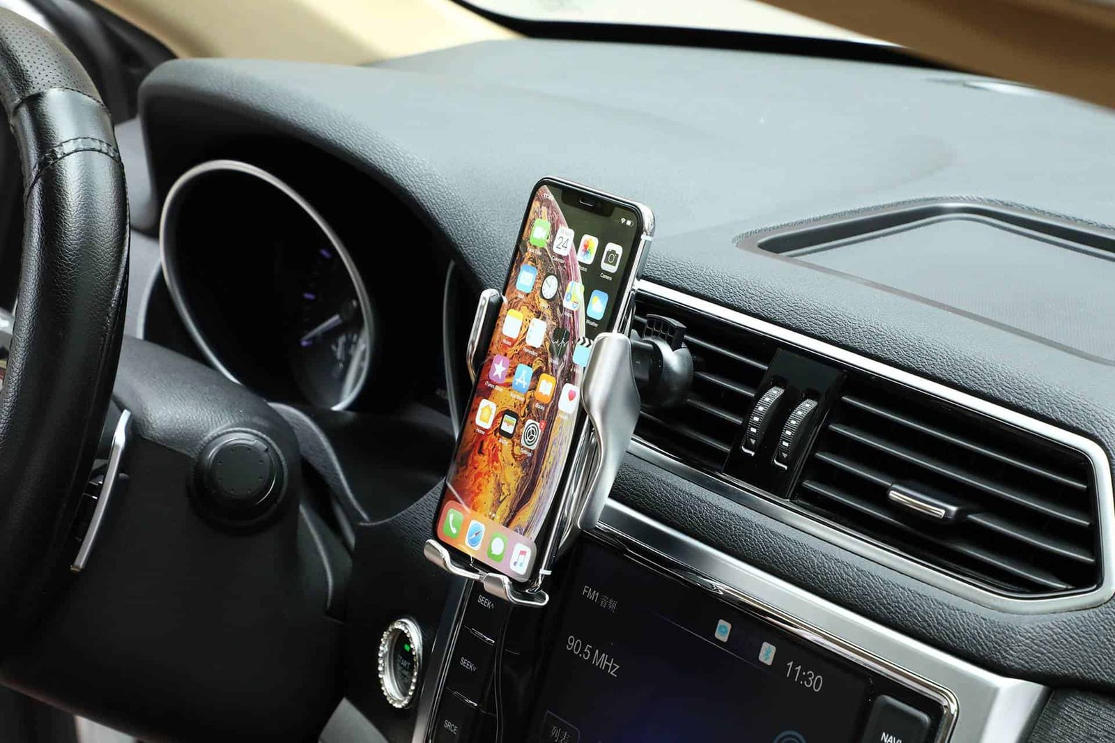 Automatic Clamping Wireless Charger Mount Automatic Clamping Wireless Charger Mount